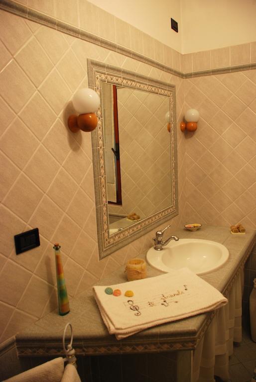 Bed And Breakfast Il Girasole Lamporecchio Habitación foto
